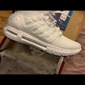 Under armour phantom confetti size 8